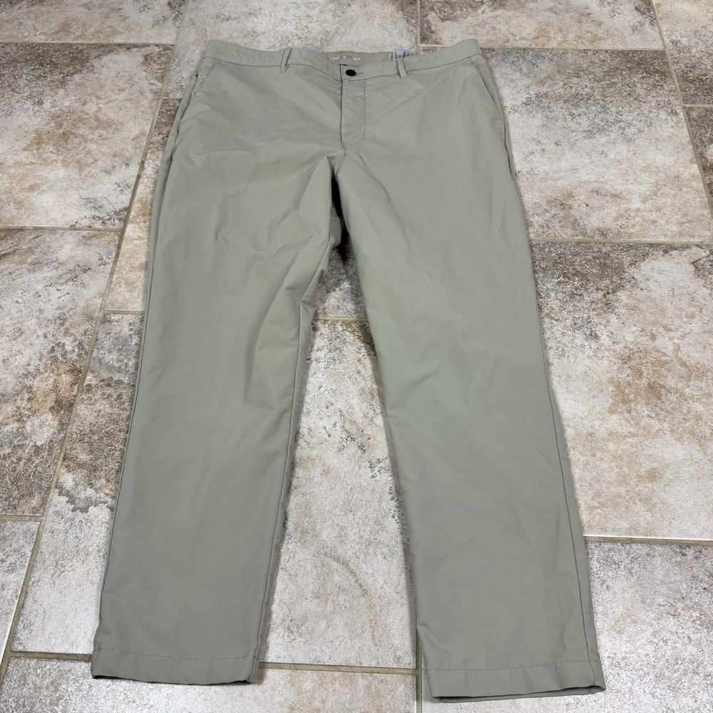 Banana Republic Mens Performance Pants Straight Leg 40x30 Tan Stretch Casual